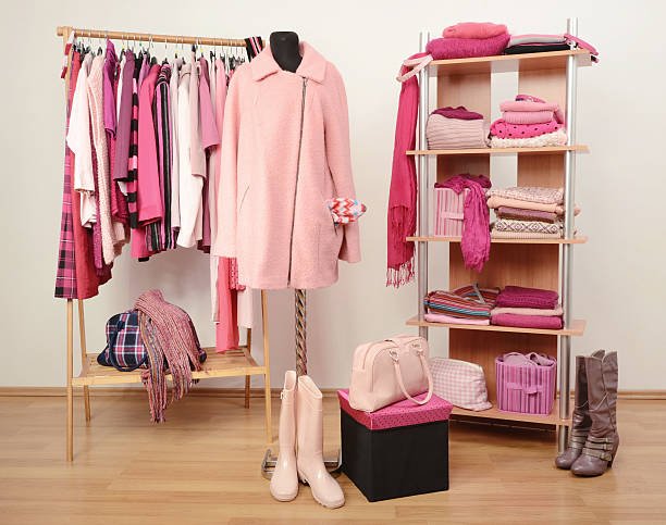 Colors that look good with pink in clothing